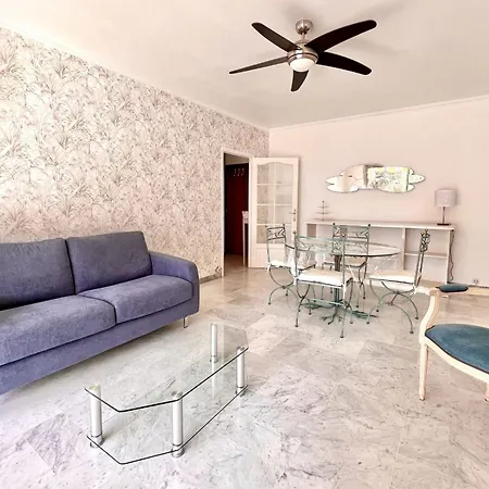 Spacious & Refined With Large Terrace Wifi Appartement