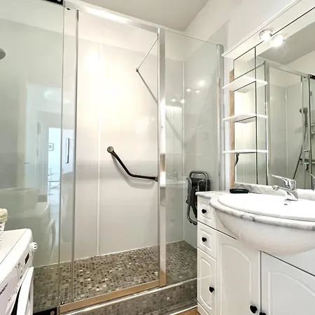 Spacious & Refined With Large Terrace Wifi * Cannes