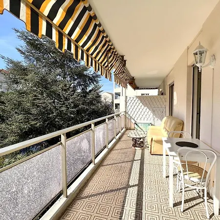 Spacious & Refined With Large Terrace Wifi *